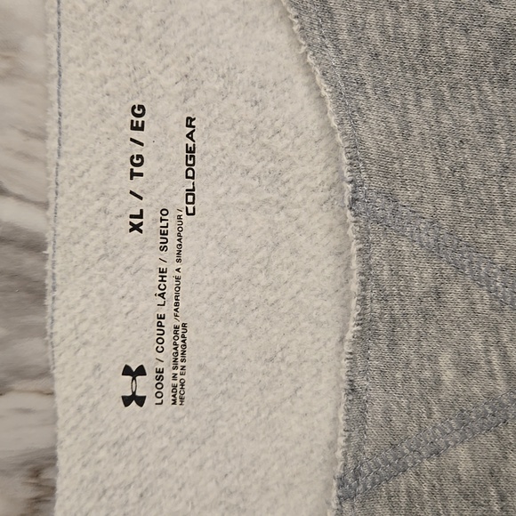 Womens Under Armour Loose Coldgear Sweatshirt with pocket - Picture 2 of 4